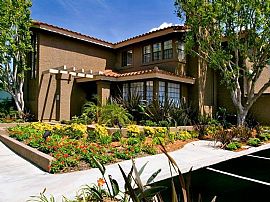 2 Bd/2 Bath Pet-Friendly! Close to Shopp in Yorba Linda, CA