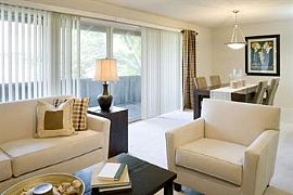 2 Bedroom Apartment at Kenilworth Apartm in Leawood, KS (Photo 3 of 3)