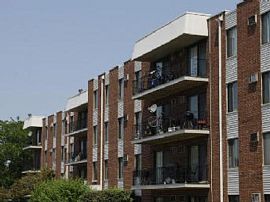 2 Bd/2 Bath Reduced Rent Specials on Sel in Lansing, IL (Photo 4 of 5)