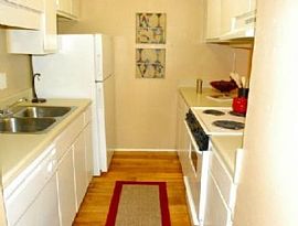 2 Bd/1 Bath Newly Renovated, Large Floor in Marietta, GA (Photo 2 of 5)