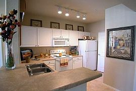 1 Bd/1 Bath Gourmet Kitchens! in Scottsdale, AZ (Photo 2 of 5)