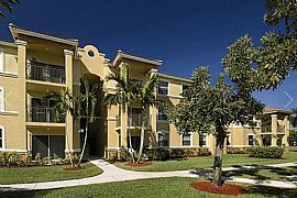 2 Bd/2 Bath Harbor Cove Offers Superior in Hollywood, FL