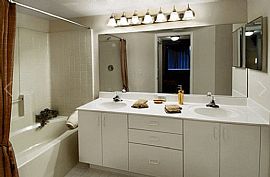 2 Bd/2 Bath Harbor Cove Offers Superior in Hollywood, FL (Photo 5 of 5)