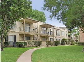 2 Bd/2 Bath Silverado Offers One and Two in Houston, TX (Photo 2 of 5)