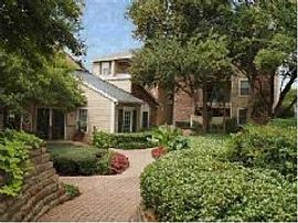2 Bd/2 Bath Post Oak Place Offers One An in Euless, TX