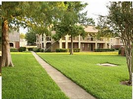 2 Bd/2 Bath The Arbors of Carrolton Offe in Carrollton, TX (Photo 2 of 5)