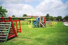 2 Bd/2 Bath $199 Move in Special!  Pool, in Missouri City, TX (Photo 3 of 5)