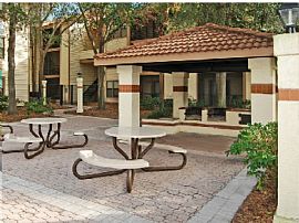 2 Bd/1 Bath South Pointe Offers One And in Tampa, FL (Photo 3 of 5)