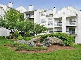 3 Bd/2 Bath The Verandahs Offers One, Tw in Gaithersburg, MD (Photo 3 of 5)