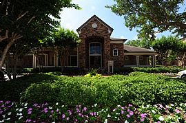 2 Bd/1 Bath Designer Interiors, Walk-In in Bammel, TX