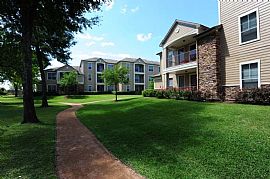 2 Bd/1 Bath Designer Interiors, Walk-In in Bammel, TX (Photo 5 of 5)