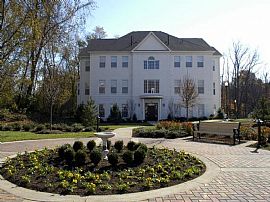 2 Bd/2 Bath Rent a Million-Dollar Lifest in Rockville, MD (Photo 5 of 5)