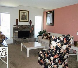 2 Bd/2 Bath Commerce Park - Come Home To in Houston, TX (Photo 2 of 5)