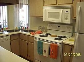 2 Bd/2 Bath Countless Amenities Just Min in Bullhead City, AZ (Photo 3 of 5)