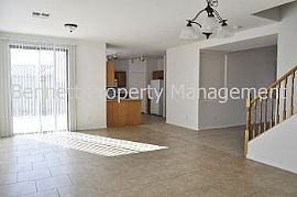 Single Family Rental Home in Avondale in Avondale, AZ (Photo 4 of 5)