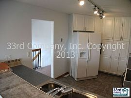 Townhouse Rental Home in Eden Prairie in Eden Prairie, MN (Photo 3 of 5)