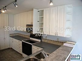 Townhouse Rental Home in Eden Prairie in Eden Prairie, MN (Photo 4 of 5)