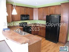 Townhouse Rental Home in Apple Valley in Apple Valley, MN (Photo 2 of 5)