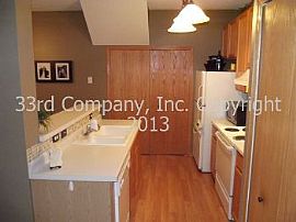 Townhouse Rental Home in Eden Prairie in Eden Prairie, MN (Photo 4 of 5)