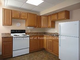 221 Briggs St. Apt 2 in Harrisburg, PA (Photo 3 of 5)