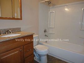 221 Briggs St. Apt 2 in Harrisburg, PA (Photo 4 of 5)