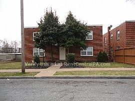 2515 Woodlawn St #4 in Chambers Hill, PA