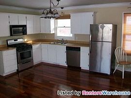 Beautiful 4bd/1ba Single Family Home! in Saint Michael, MN (Photo 2 of 5)