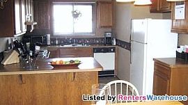 Stylish Townhome - Oakdale! in Landfall Village, MN (Photo 4 of 5)