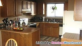 Stylish Townhome - Oakdale! in Landfall Village, MN (Photo 5 of 5)