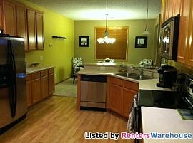Gorgeous 2bd/1.5ba End-Unit in Maple Gro in Corcoran, MN (Photo 3 of 5)