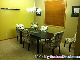 Gorgeous 2bd/1.5ba End-Unit in Maple Gro in Corcoran, MN (Photo 4 of 5)