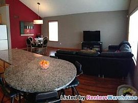 Gorgeous Single Family Home For Rent In in Eden Prairie, MN (Photo 3 of 5)