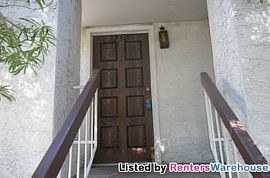 Low Utilities in This 2 Bed/1 Bath Condo in Phoenix, AZ