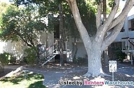 Low Utilities in This 2 Bed/1 Bath Condo in Phoenix, AZ (Photo 2 of 5)