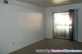 Low Utilities in This 2 Bed/1 Bath Condo in Phoenix, AZ (Photo 5 of 5)