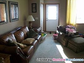 Gorgeous 2bd/1.5ba Townhouse! in Albertville, MN (Photo 3 of 5)