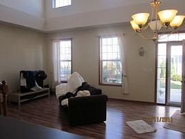 Great Townhome with Vaulted Ceiling in Little Canada, MN (Photo 4 of 5)