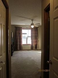 Great Townhome with Vaulted Ceiling in Little Canada, MN (Photo 5 of 5)