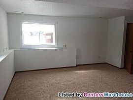 Nice 2bd/1bh Lower Level Duplex in Inver Grove Heights, MN (Photo 4 of 5)