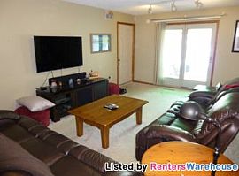 Spacious 5br / 2ba in Richfield! in Minneapolis, MN (Photo 3 of 5)