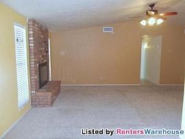 Fantastic 3bd Home W/pool Service - Avai in Mesa, AZ (Photo 4 of 5)