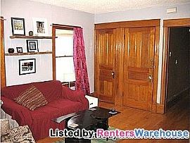 Great 2 Bedroom Home in Northeast Minnea in Minneapolis, MN (Photo 5 of 5)