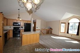 Beautiful Split Entry in North Branch in Branch, MN (Photo 3 of 5)