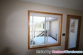 Beautiful Split Entry in North Branch in Branch, MN (Photo 4 of 5)