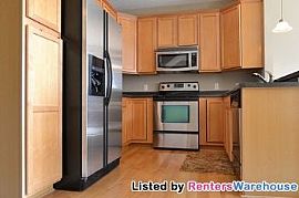 Fabulous 2br/1.5ba Townhome in Apple Val in Apple Valley, MN (Photo 3 of 5)