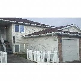 3 Bed, 1.0 Bath, 1100 Sqft, $695 in Beachs Corner, ID (Photo 2 of 5)