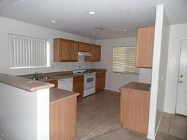 4 Bed, 1712 Sqft, $925 in Goodyear, AZ (Photo 2 of 5)
