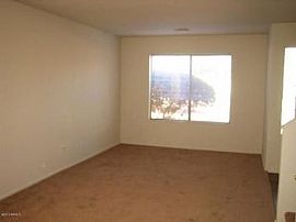 4 Bed, 2232 Sqft, $950 in Goodyear, AZ (Photo 2 of 5)