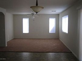 4 Bed, 2232 Sqft, $950 in Goodyear, AZ (Photo 4 of 5)