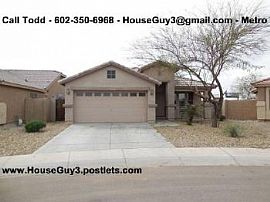 3 Bed, 1849 Sqft, $925 in Phoenix, AZ (Photo 2 of 5)